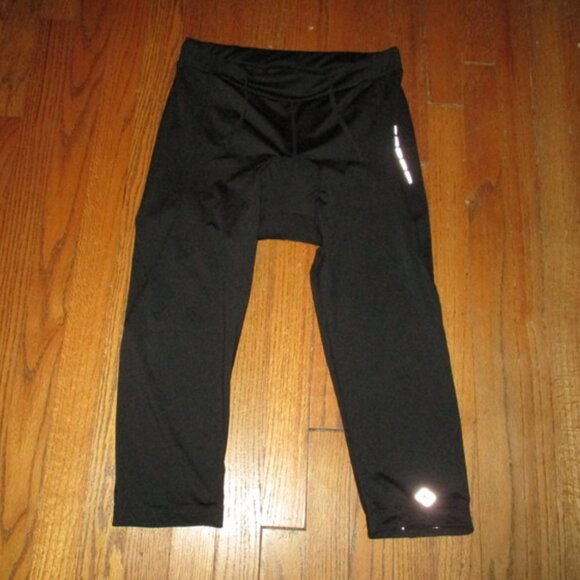 NAVISKIN Black Fitted Padded Capri Cycle Pants - Picture 2 of 10